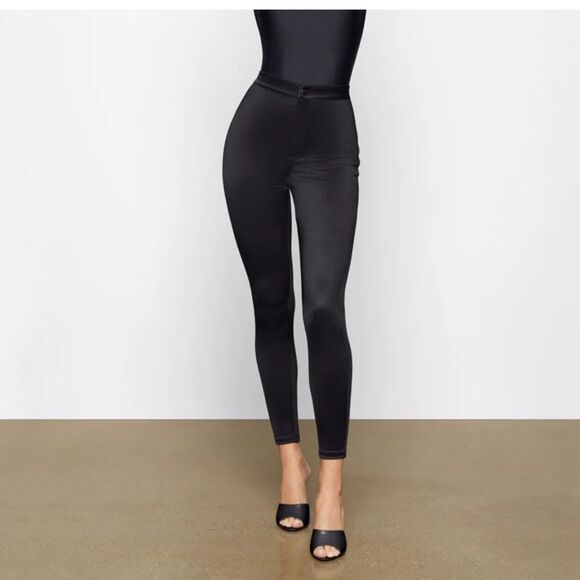 Skims Disco Pants - Picture 5 of 8